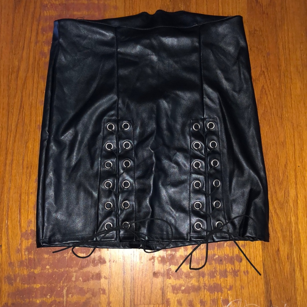 Black skirt